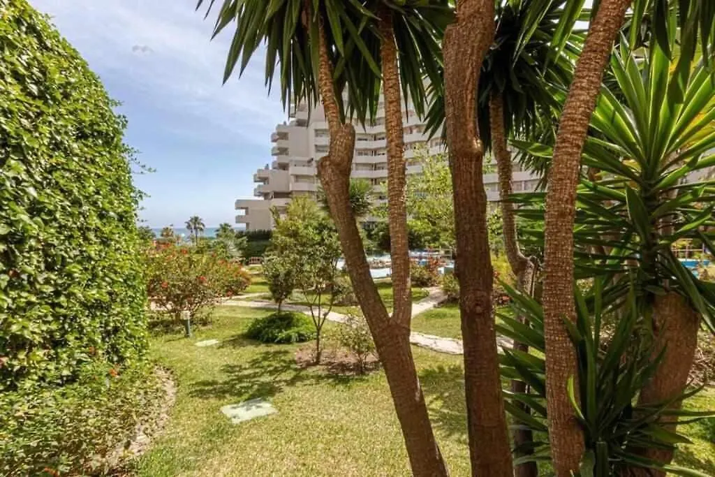 Apartament 797 Holiday Rentals- Precioso Piso Con Vistas Al Jardin En Benalbeach Benalmádena