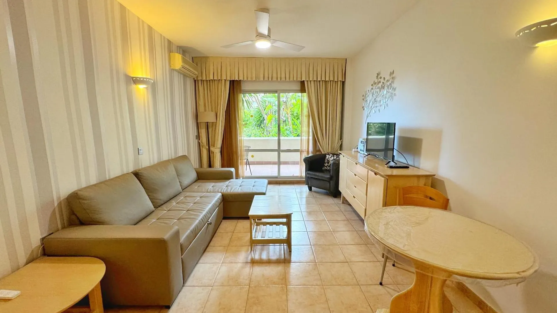 797 Holiday Rentals- Precioso Piso Con Vistas Al Jardin En Benalbeach Benalmadena Apartment